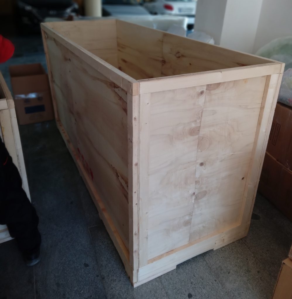 جعبه چوبی بزرگ